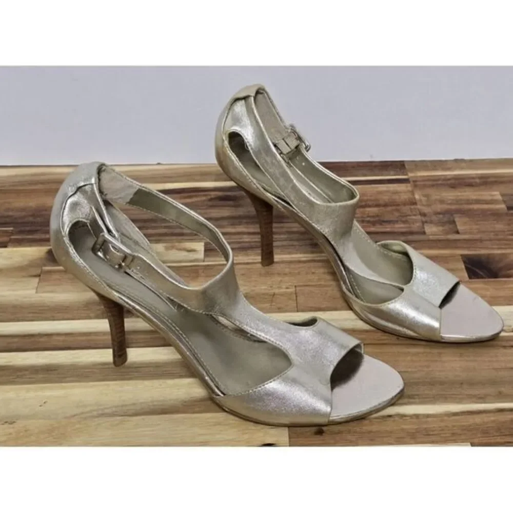 Bandolino Women's Gold Leather Strappy Open Toe Heels Size 9M‎